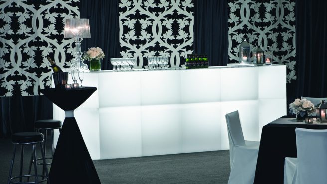 Black and White Theming with Glow Bar